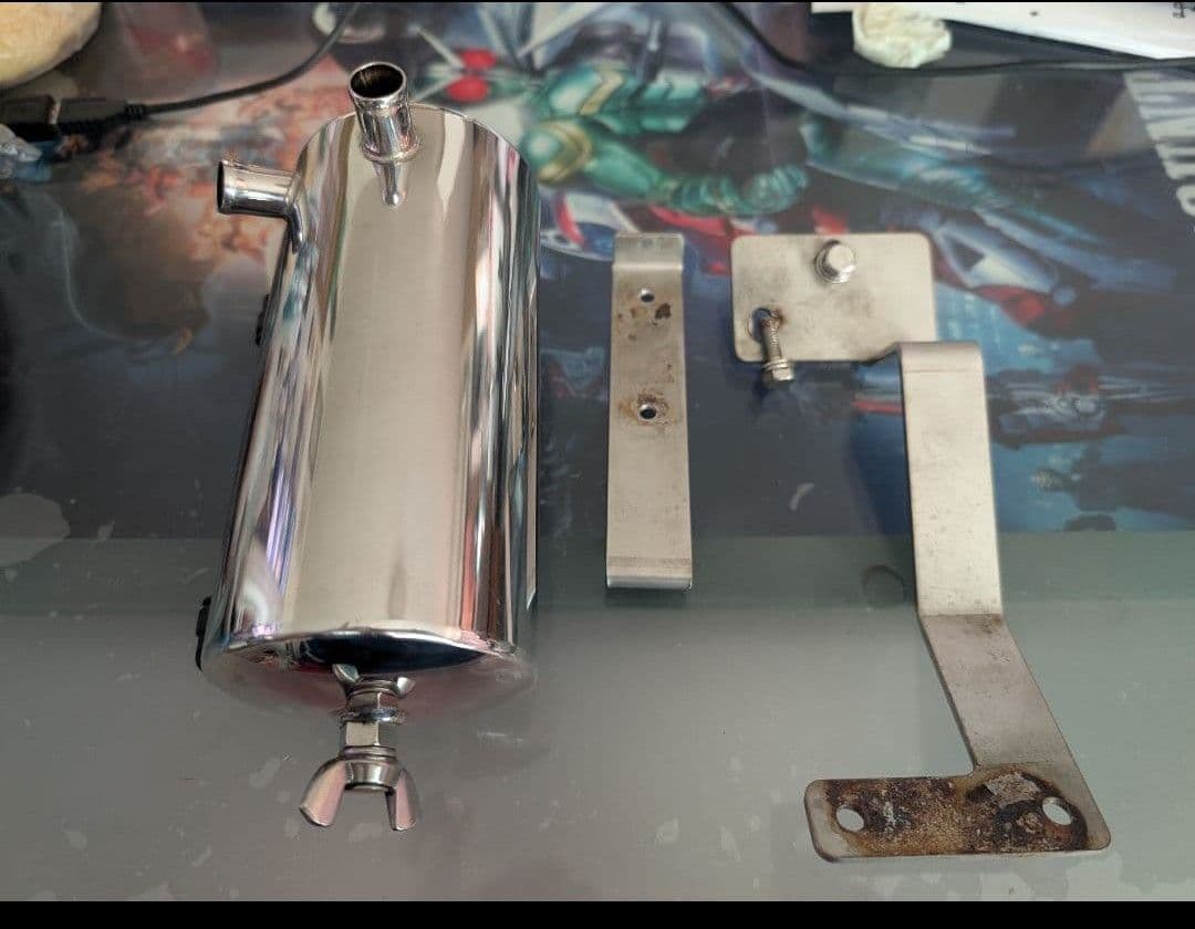 f*2様 【週末値下】ジムニー　JA11　オイルキャッチタンク　　メタルワークス