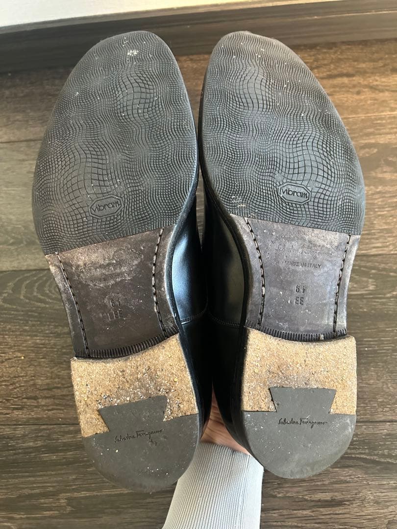 値下げ！！！フェラガモ　レザーシューズ　ストレートチップ　黒　6.5