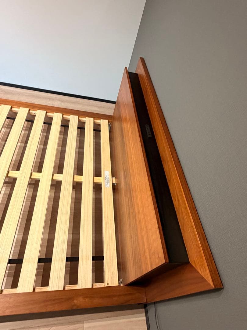 Maison ベッドフレーム