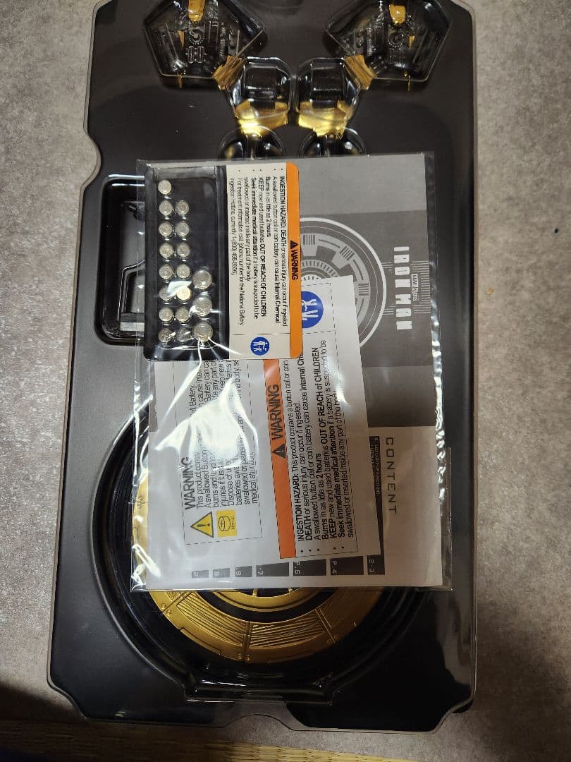 『アイアンマン』1/6フィギュア　アイアンマン・マーク3（ゴールドカラー）