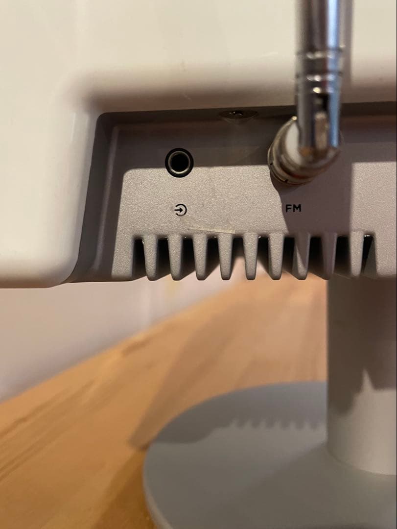 ホワイト色GENEVA Sound System Model S