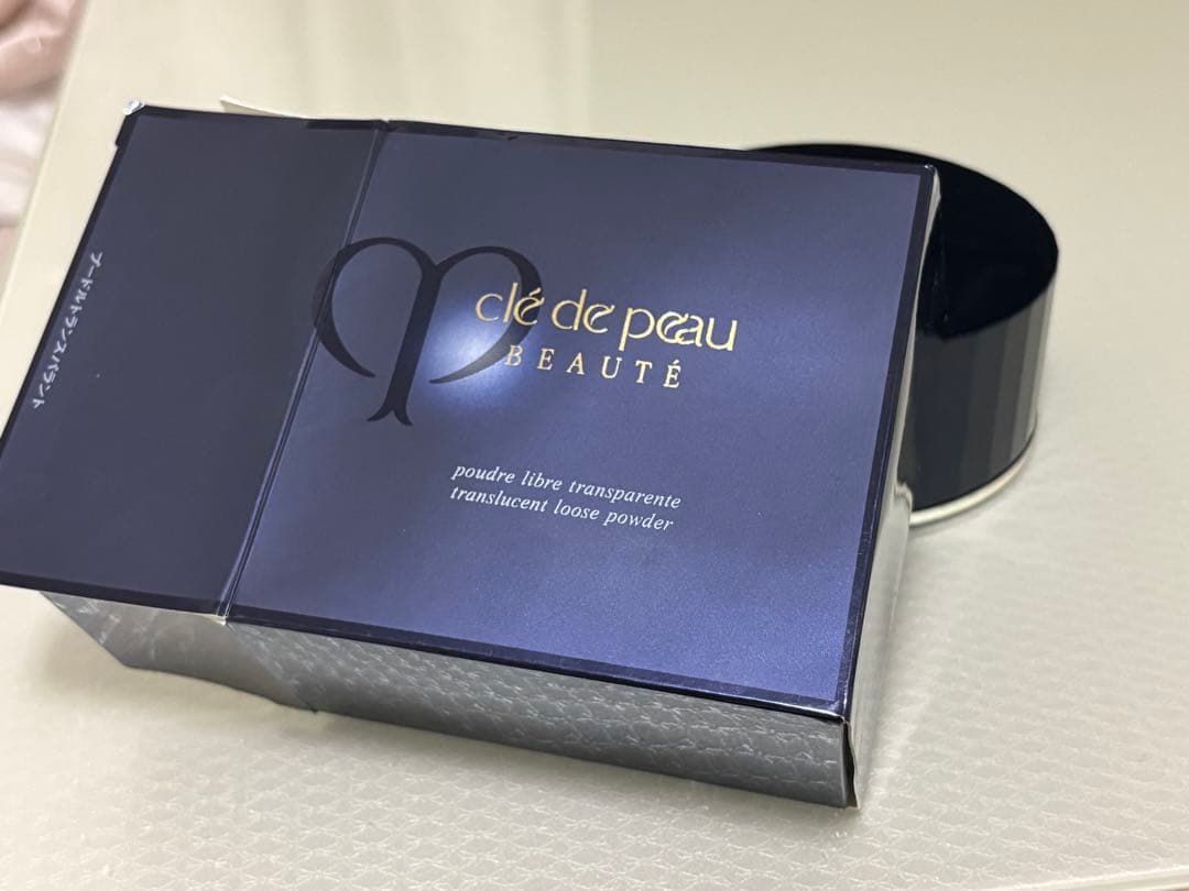 クレ・ド・ポー ボーテ　プードルトランスパラント　フェースパウダー