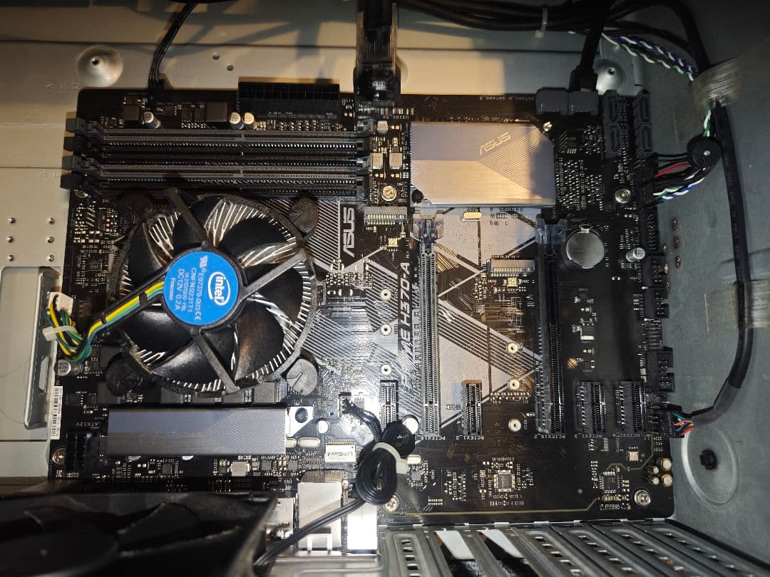 ゲーミングパソコン(⚠️メモリ/SSD無)