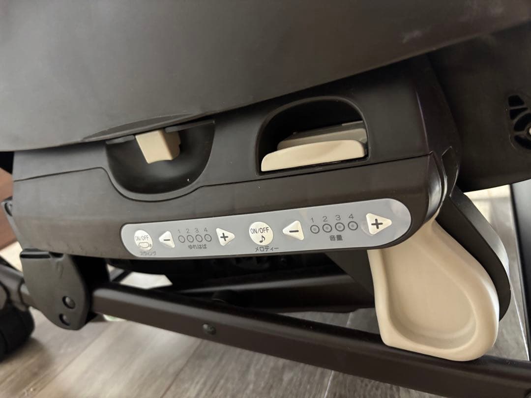 美品　Combi コンビネムリラ 電動ハイローチェア