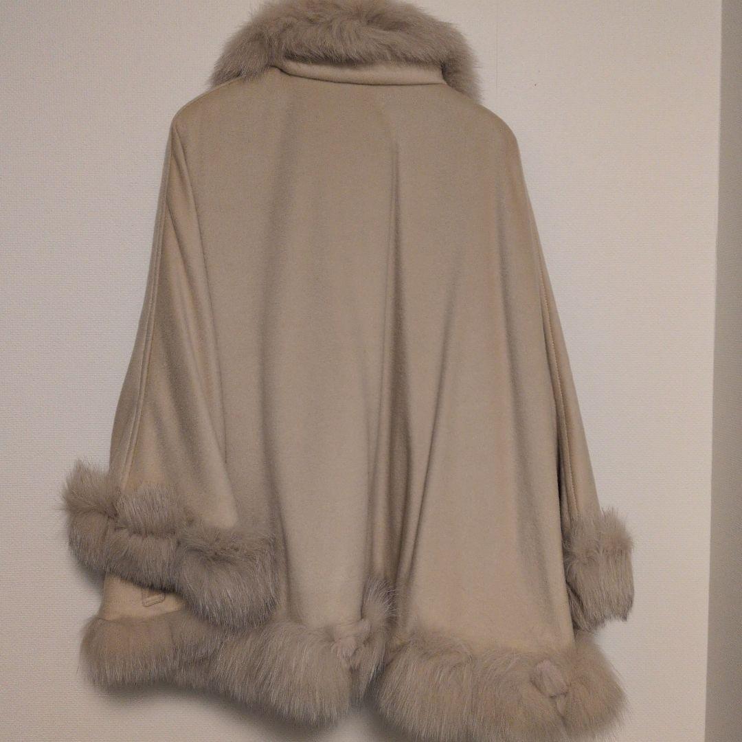 【未使用】 ファー付き ケープコート
