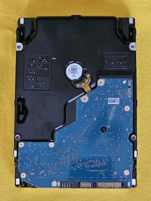 東芝　16TB HDD MN08ACA16T 稼働時間極小
