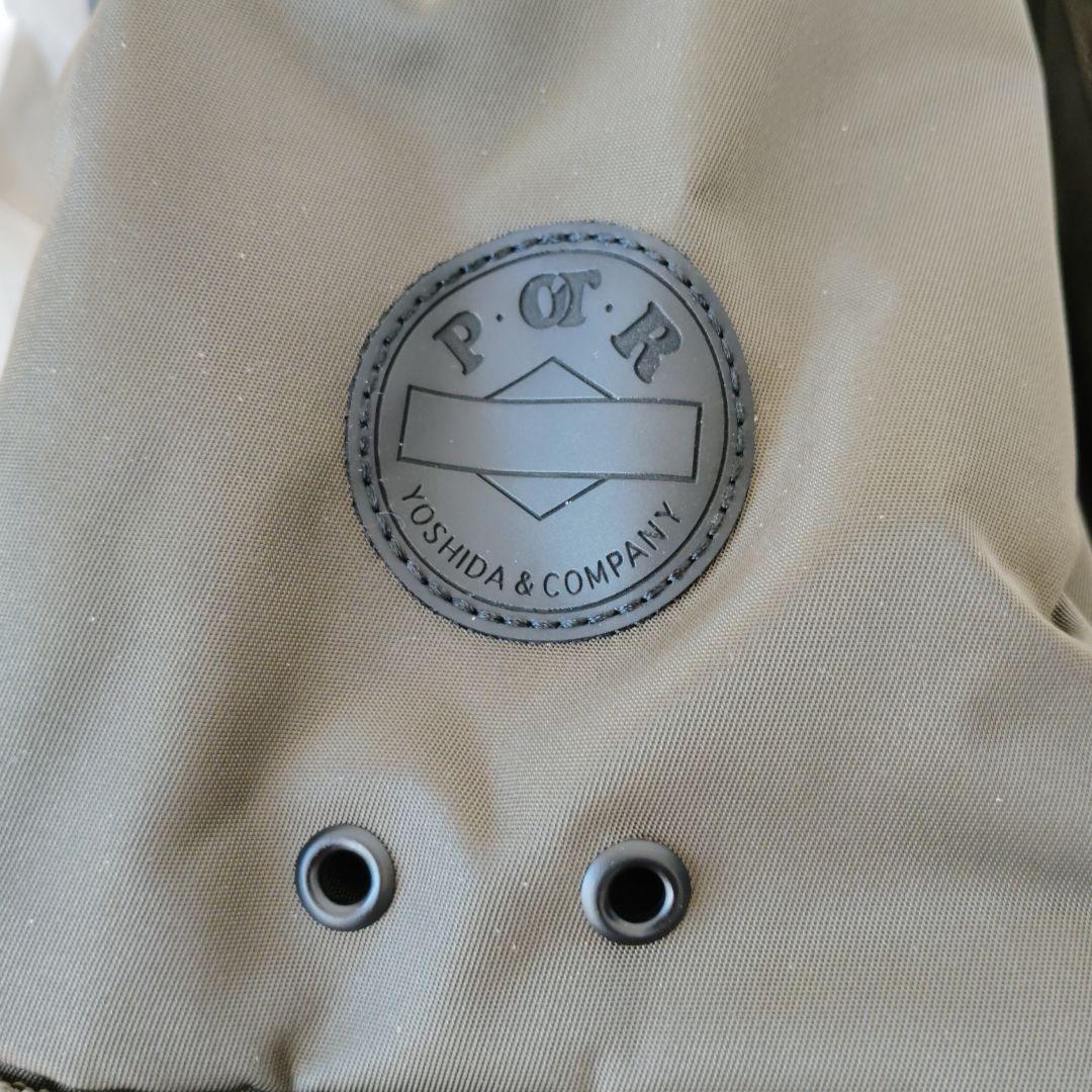 オリーブグリーン フラップ式ショルダーバッグ