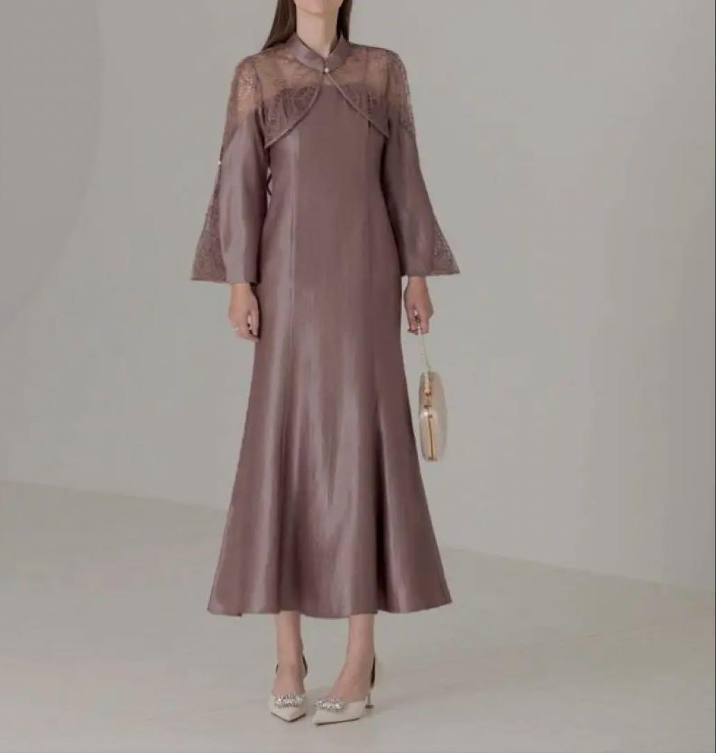 【新品】 Leja リーフ刺繍と光沢感のある生地が切替になったデザインのドレス