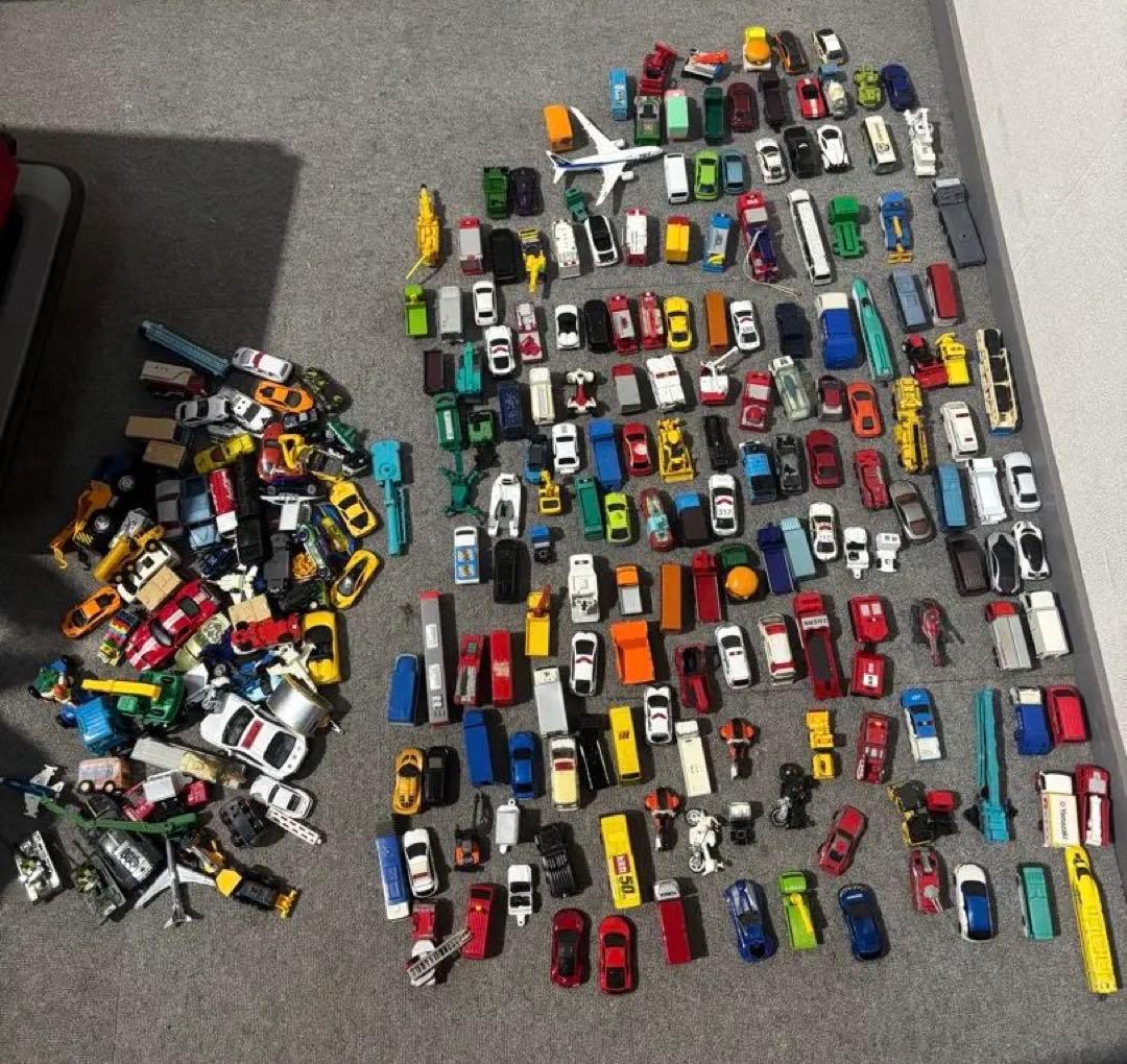 トミカ ミニカー 大量働く車 スポーツカー キャラクターカー