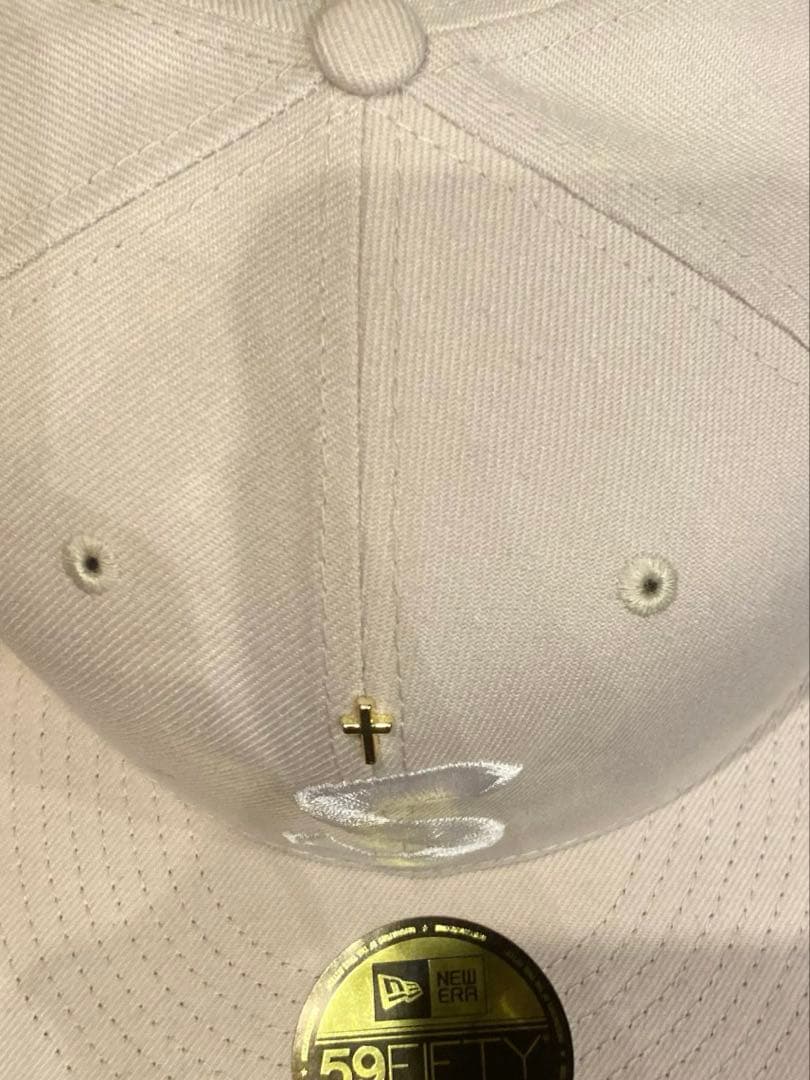 Supreme Gold Cross S Logo New Era 白1
