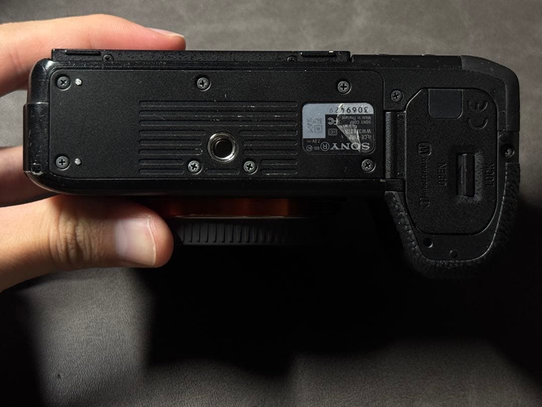 SONY α7 II ミラーレスカメラ 本体 ボディ/純正バッテリー2個付