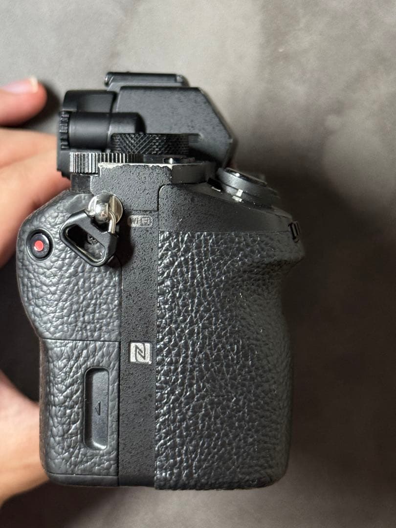 SONY α7 II ミラーレスカメラ 本体 ボディ/純正バッテリー2個付