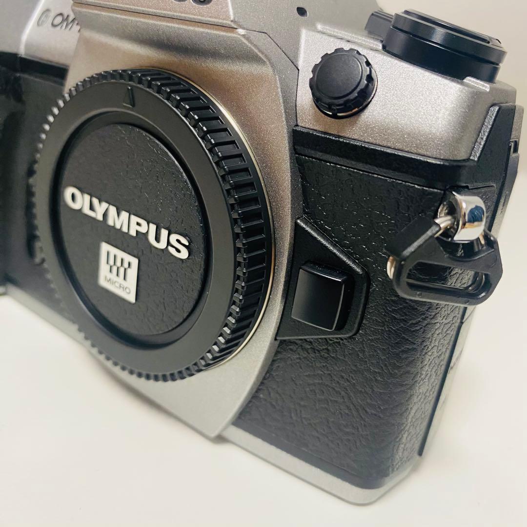 OLYMPUS OM-D E-M1 Mark II ボディシルバー