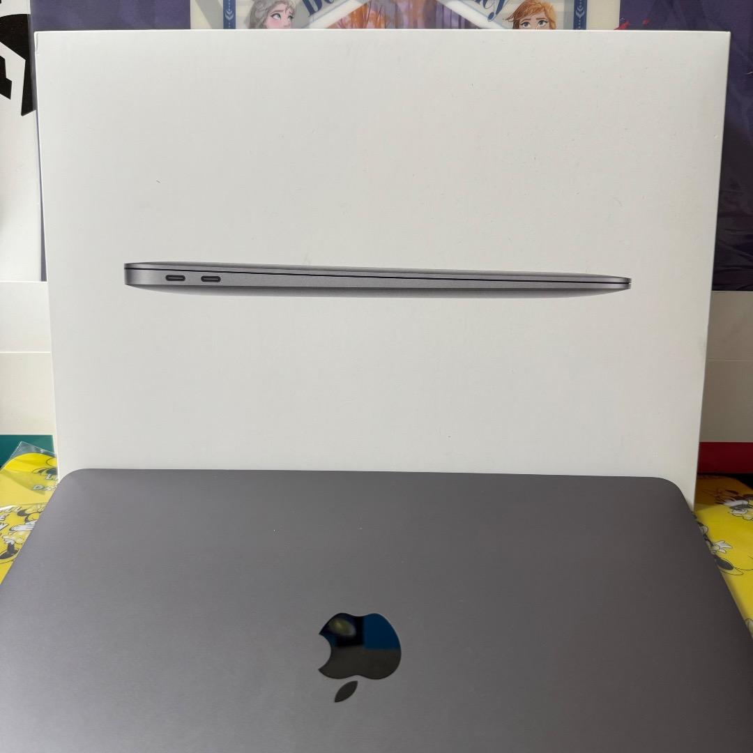 APPLE MacBook Air MRE82J/A シルバー 256GB