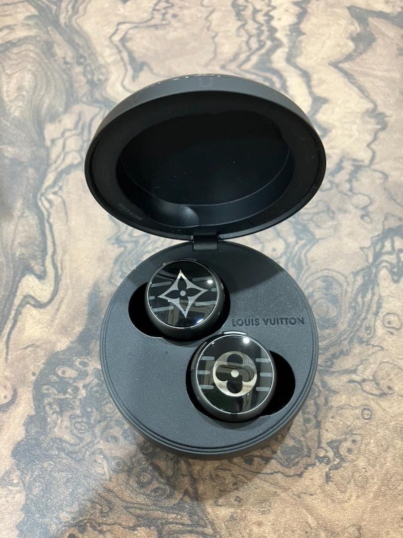 ヴィトン QAB210 ホライゾン ライトアップ イヤホン アセテート ブラック