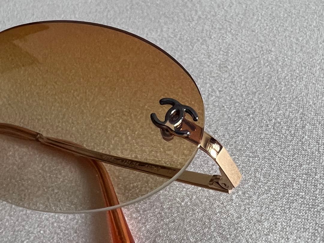 CHANEL ブラウンレンズ オーバルサングラス