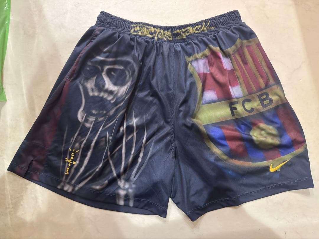 トラヴィススコット×ナイキ×バルセロナ　ショーツ