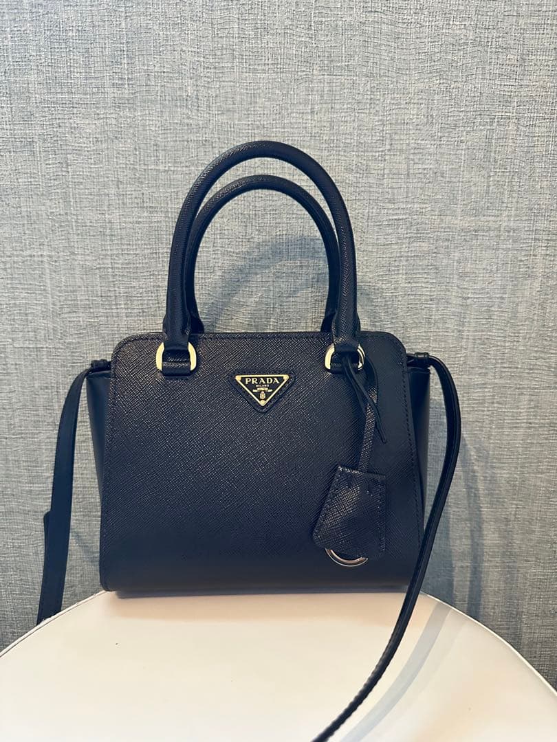 PRADA★1BA380 サフィアーノショルダーバッグ　ブラック