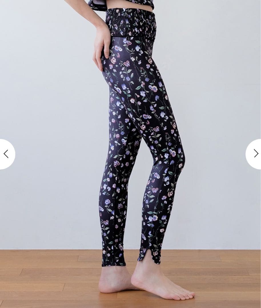 【新品未開封】 （WEB限定カラー） スプリングフラワーシャーリングレギンス