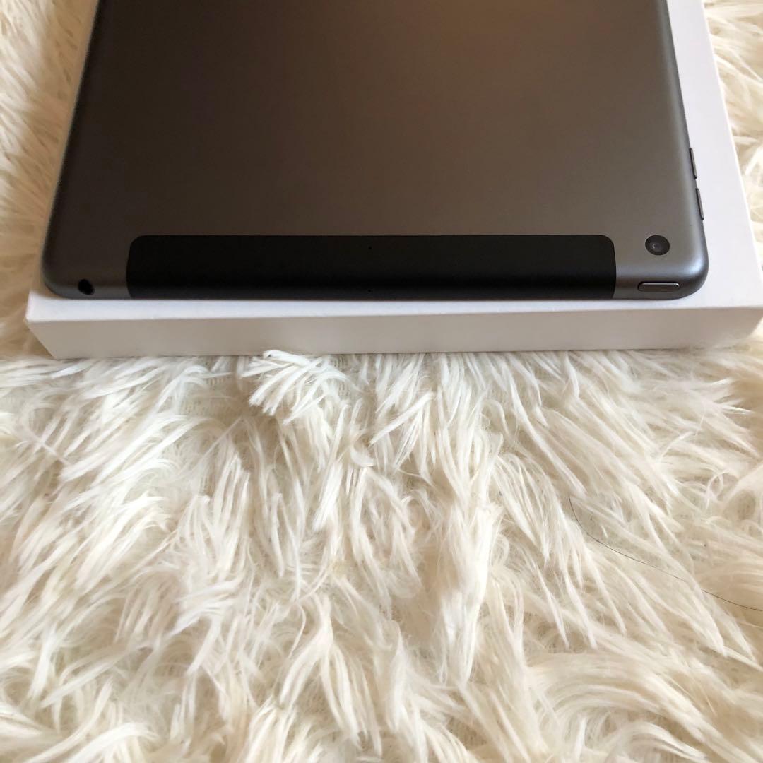 【即購入OK】iPad 第8世代 セルラーモデル【極美品】 #72【付属品】