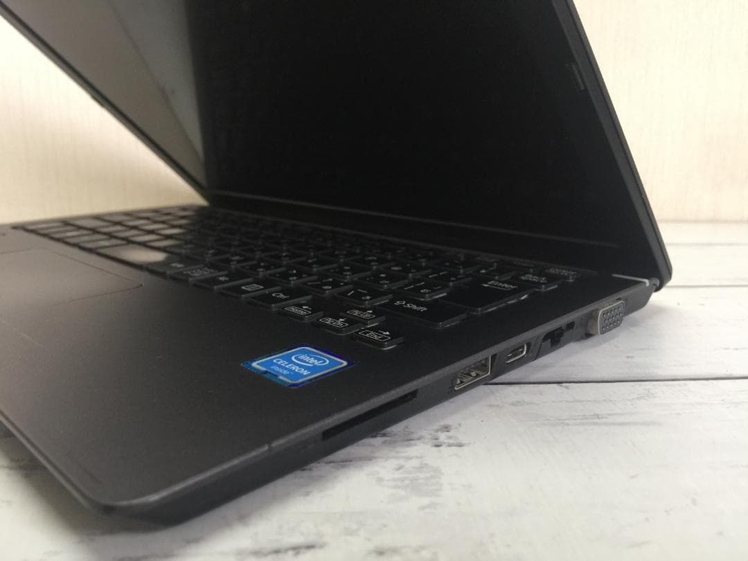 SONY VAIO VJS111D 11.6型　軽量・コンパクトノートパソコン