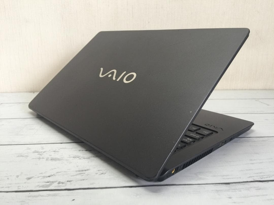 SONY VAIO VJS111D 11.6型　軽量・コンパクトノートパソコン