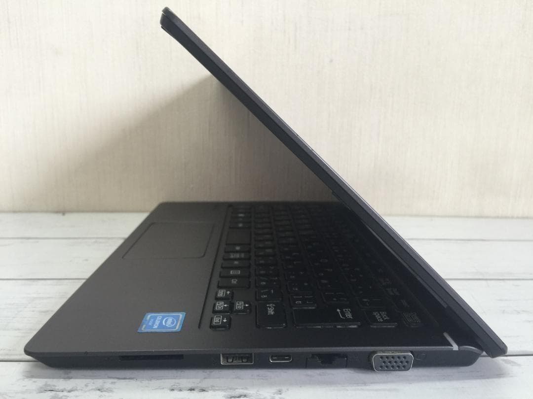 SONY VAIO VJS111D 11.6型　軽量・コンパクトノートパソコン