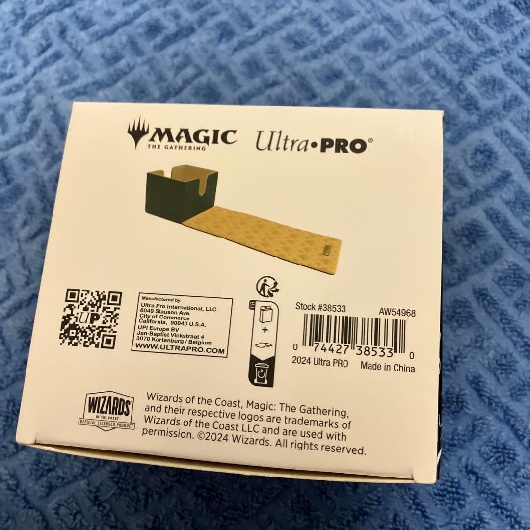 ウルトラ・プロ MTG ブルームバロウ アルコーブエッジデッキボックス