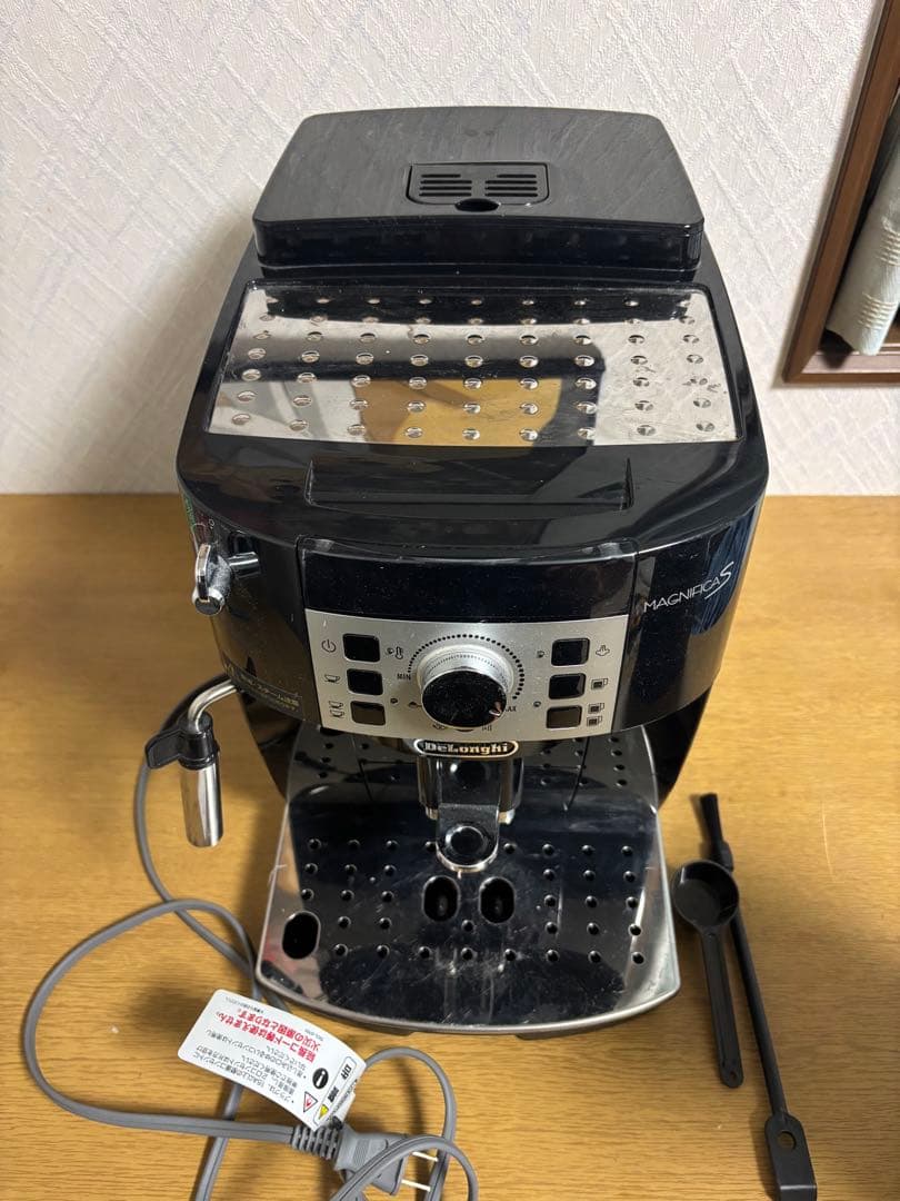 デロンギ　エスプレッソマシン　マグニフィカs
