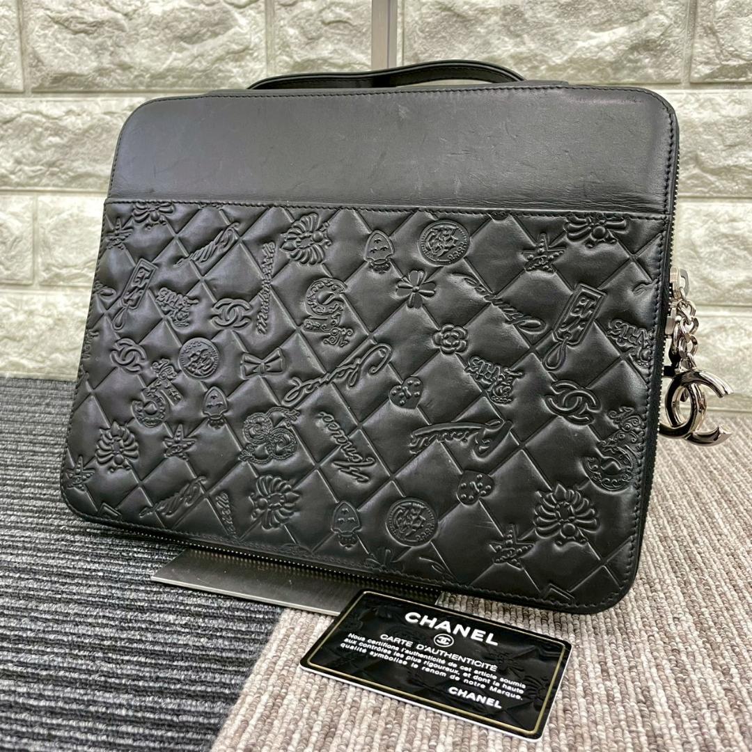 美品　CHANEL　シャネル　ラムスキン　iPadケース　アイコン　ブラック