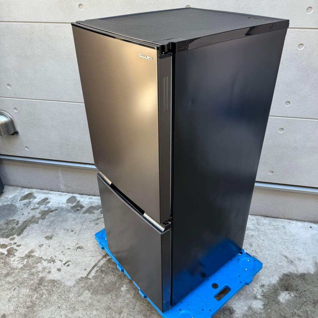 230⭐️2024年製美品★シャープ　冷蔵庫　右、左開き　一人暮らし