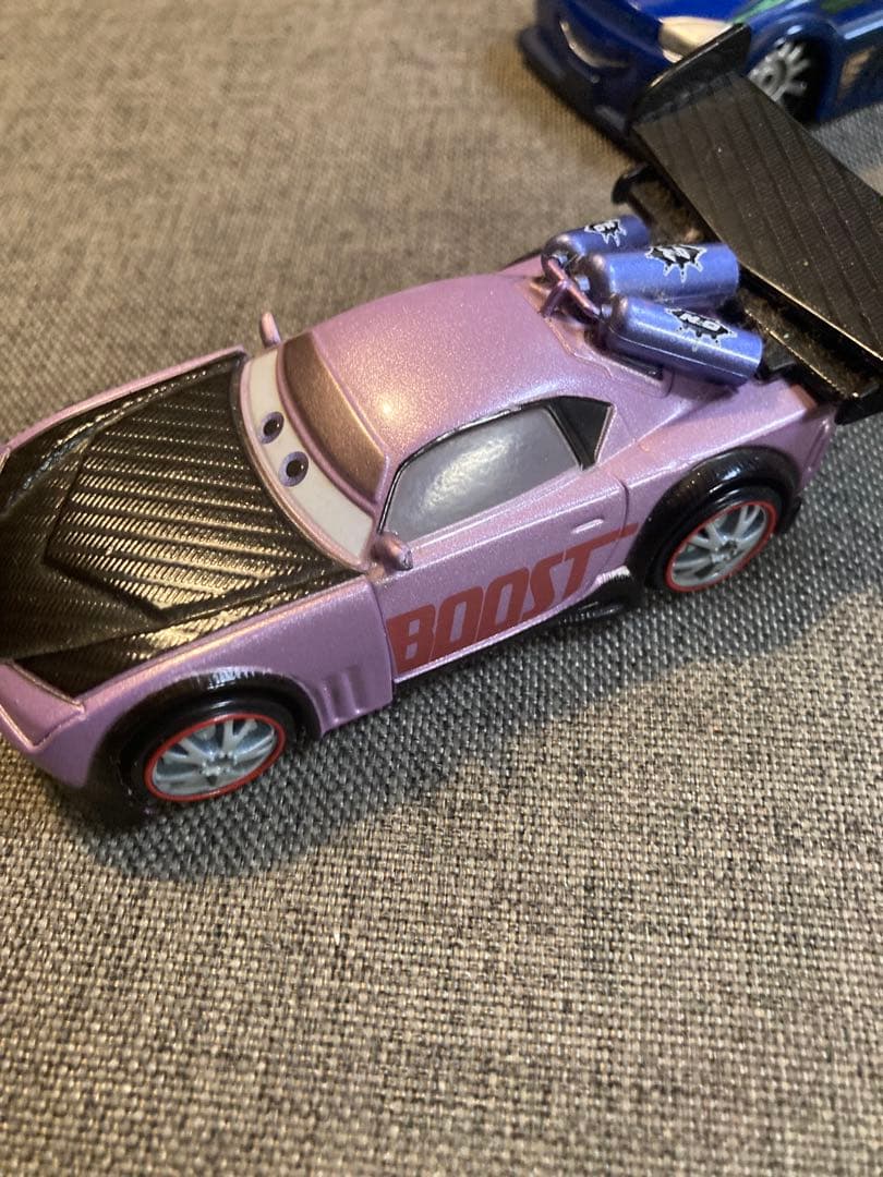 m*a様 カーズ　ミニカー　暴走族　ライト　ディズニーストア