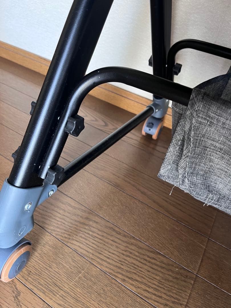 折りたたみ可能ベビーベッド