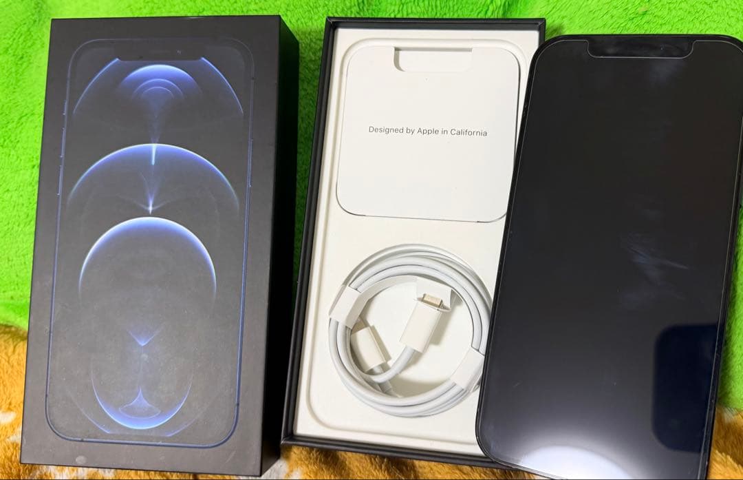 G*i様 Apple iPhone 12 Pro 本体 青色