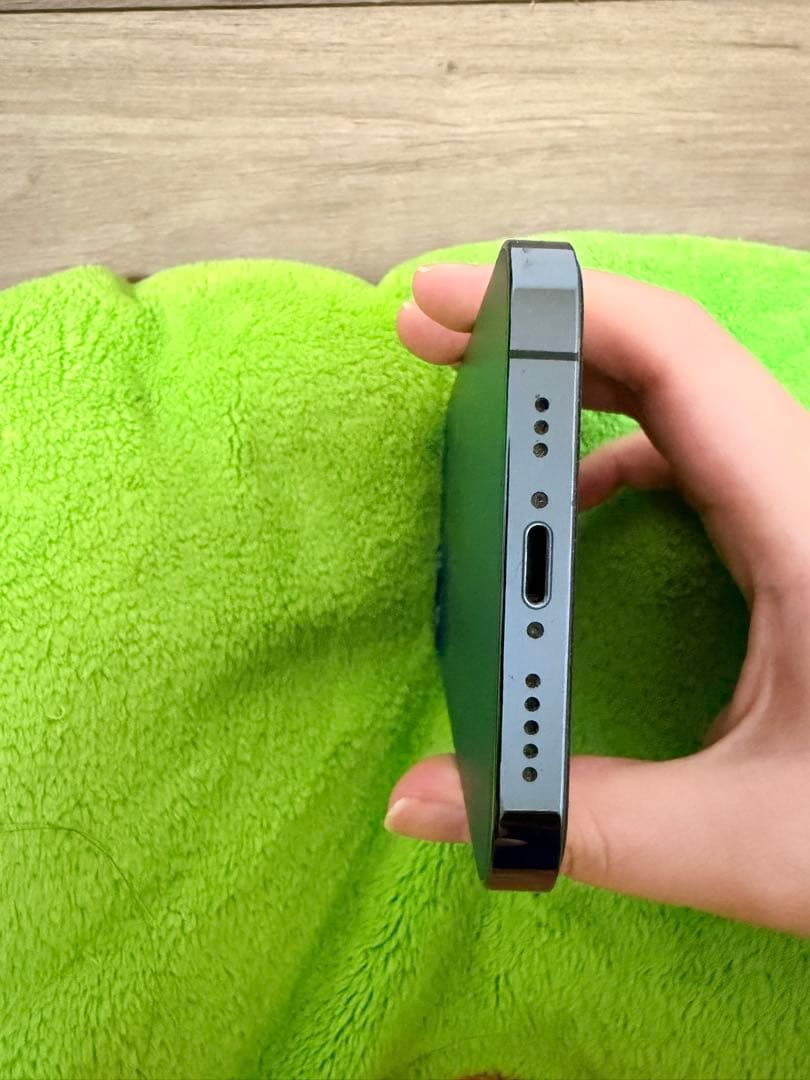 G*i様 Apple iPhone 12 Pro 本体 青色