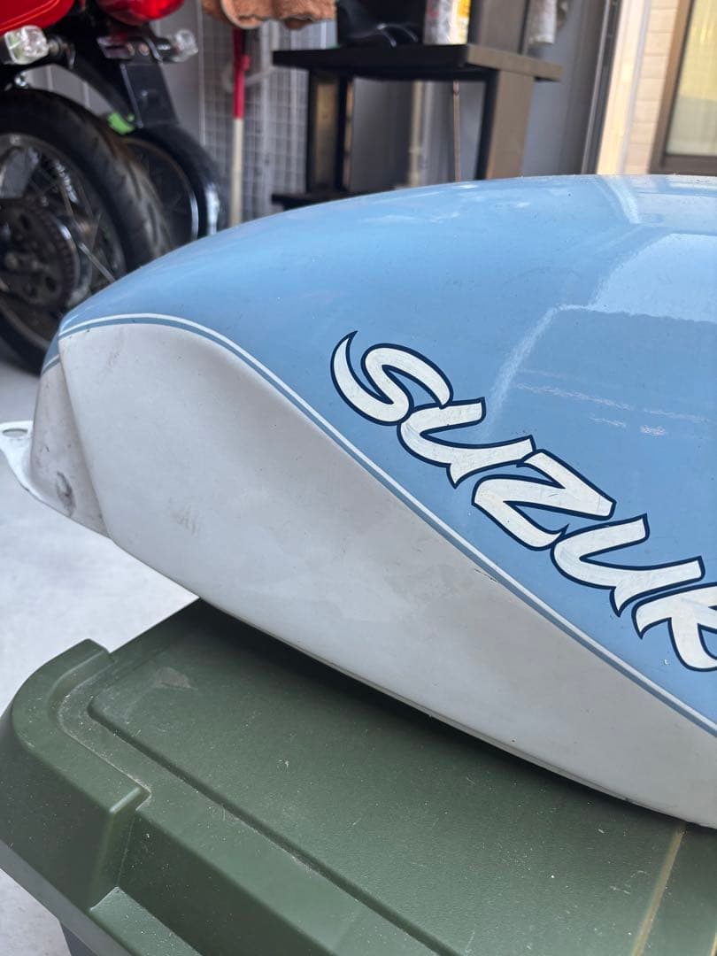 gsx400f gsx400fs タンク　外装