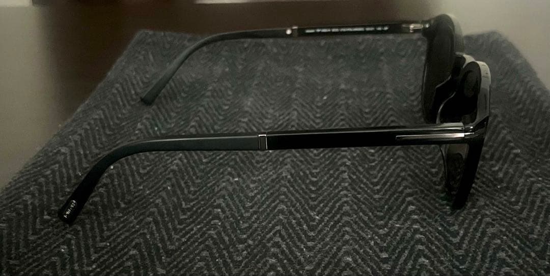 TOM FORD トムフォード遮光レンズサングラス 黒フレームウェリントン