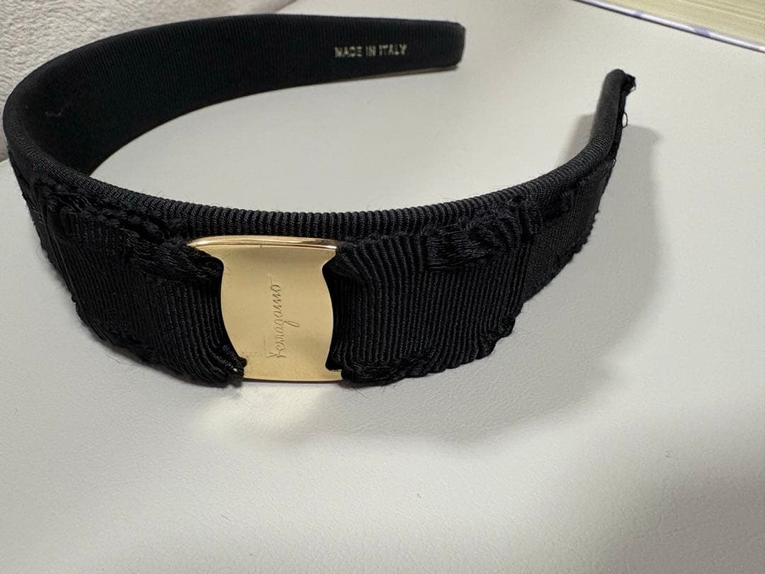 Ferragamo ブラックリボンカチューシャ