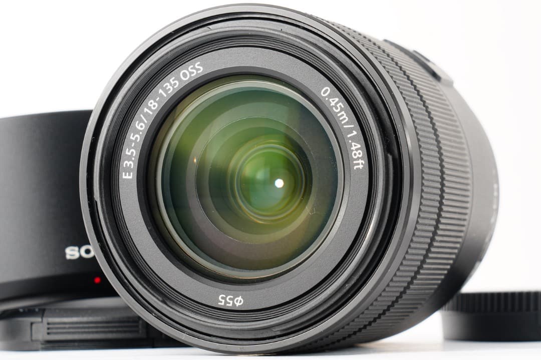 【ほぼ新品】SONY 高倍率ズーム SEL18135 フードキャップ付き