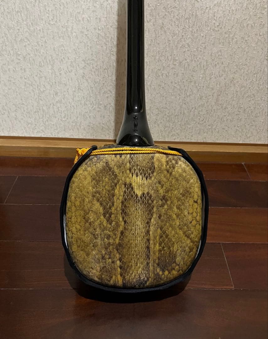 3*e様 三線 蛇皮 金糸刺繍