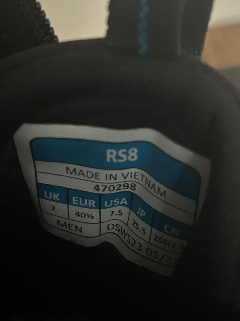 SALOMON スキー用ブーツ 黒/青　RS8 スケーティング 2024年モデル