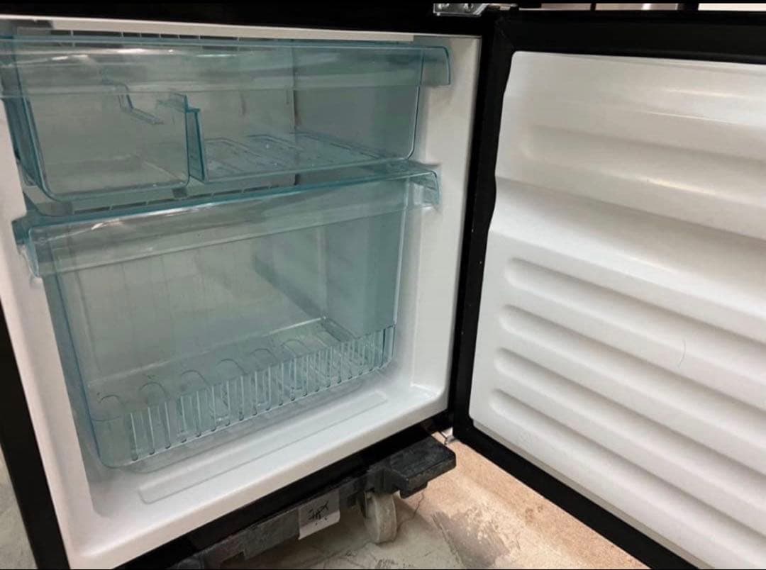 2018年式 110L ユーイング冷蔵庫 UR-FG110J