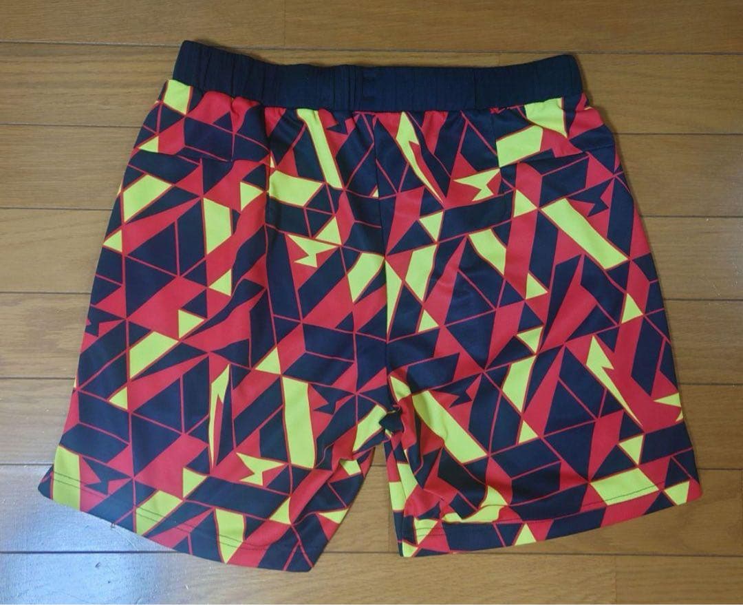 YONEX　ハーフパンツ　Oサイズ　柄パン　幾何学模様
