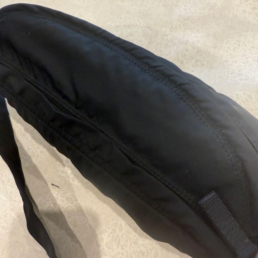 プラダ　ウエストポーチ　ボディバッグ　三角ロゴ　ブラック