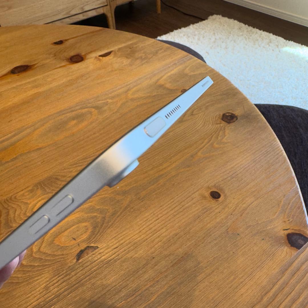 iPad 第10世代 64GB シルバー 美品 箱付き