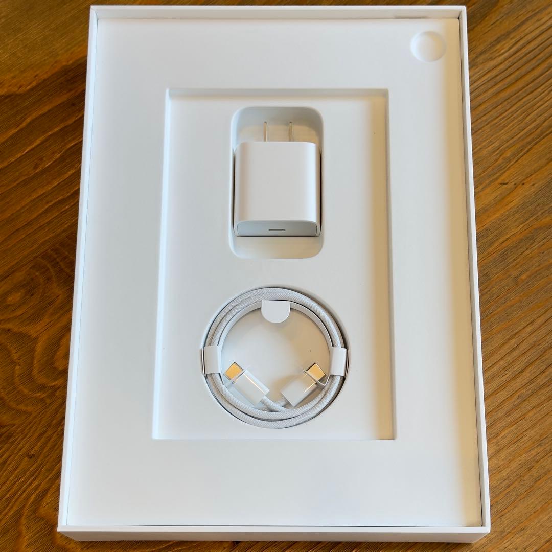 iPad 第10世代 64GB シルバー 美品 箱付き