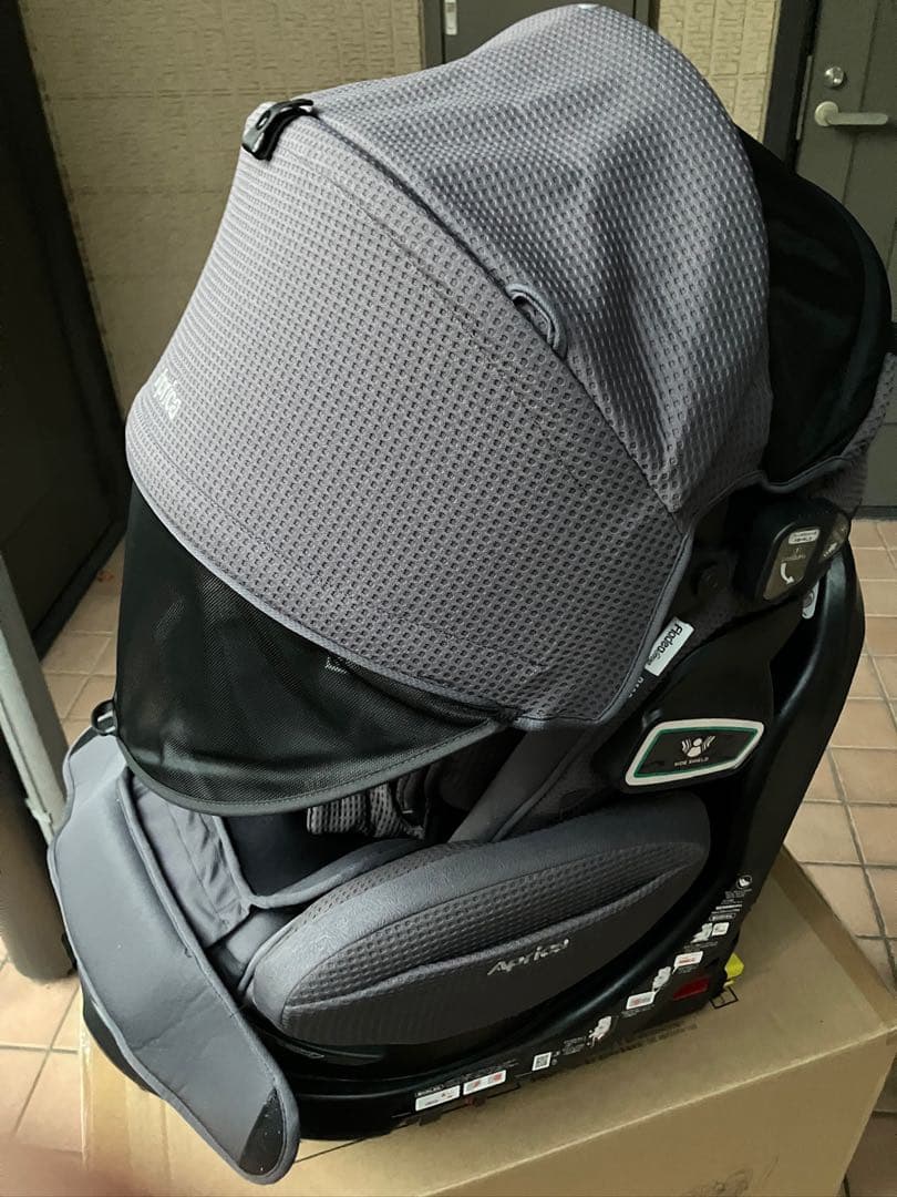 Aprica 車用チャイルドシート グレー