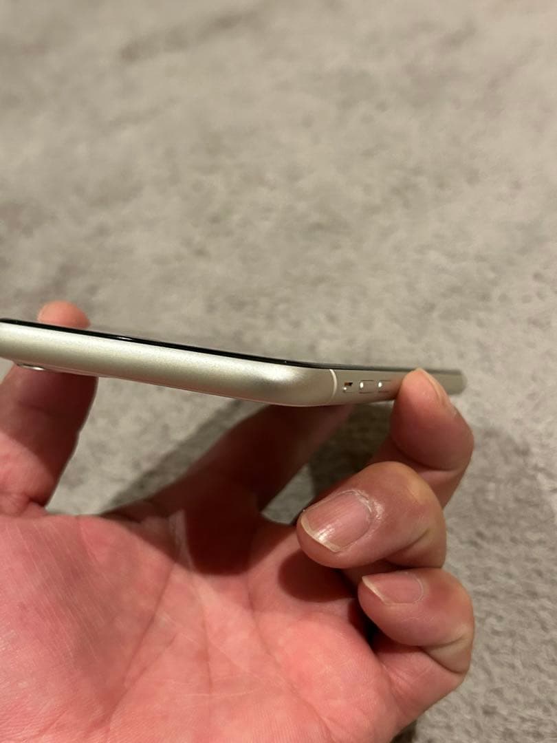 iPhone 11 64㎇　ホワイト　iFace付