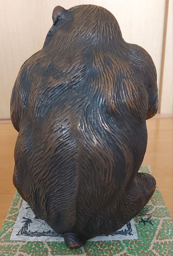 ブロンズ製猿の彫刻