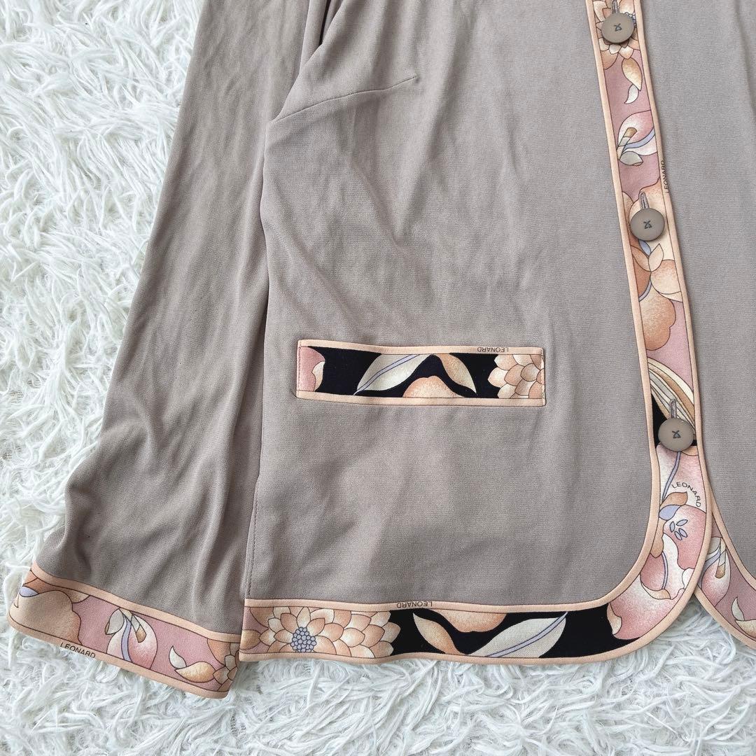 LEONARD レオナール 花柄トリム カーディガン きれいめ グレージュ LL